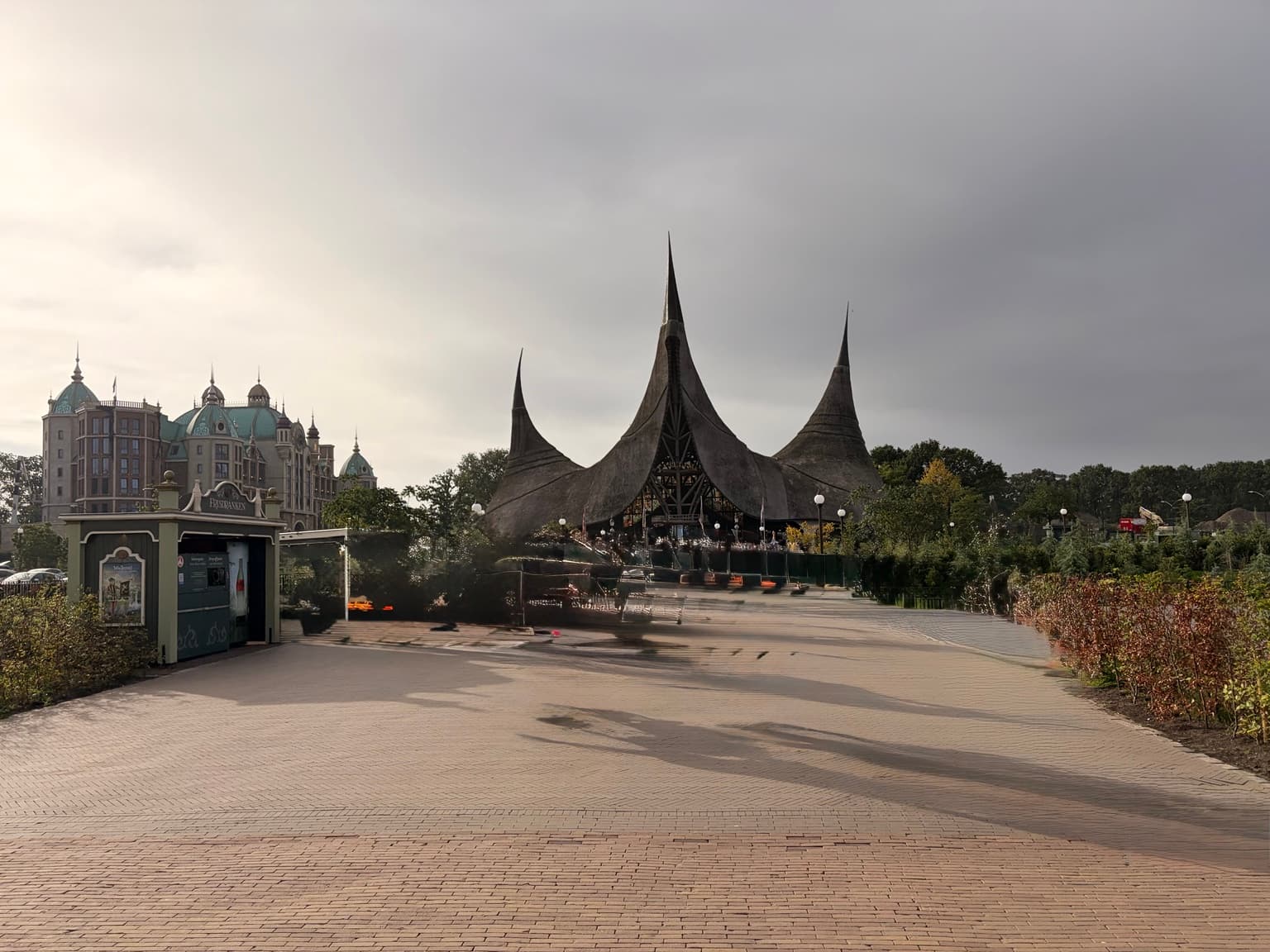 Efteling entrance with its pointed roof and the Grand Hotel to the left